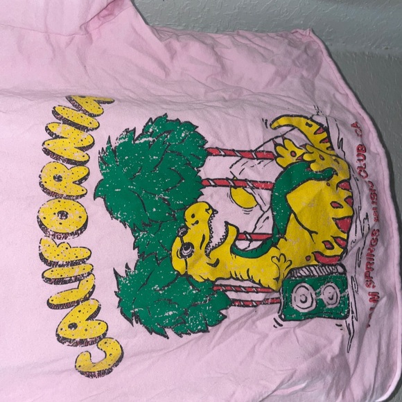 Local lab crop top selling as size car - Picture 2 of 7